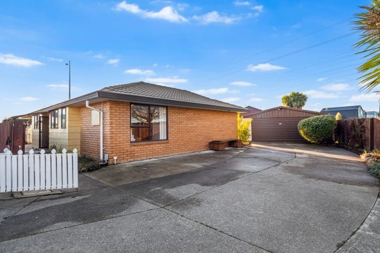 Photo of property in 1/18 Dumfries Drive, Hei Hei, Christchurch, 8042