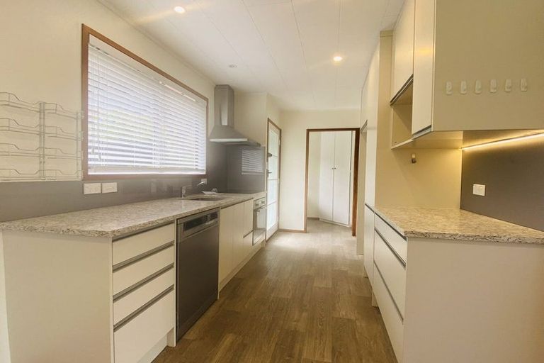 Photo of property in 31 Contessa Drive, Glenfield, Auckland, 0629