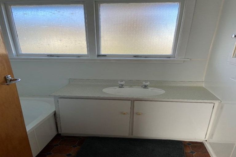 Photo of property in 7 Bahama Place, Hornby, Christchurch, 8042