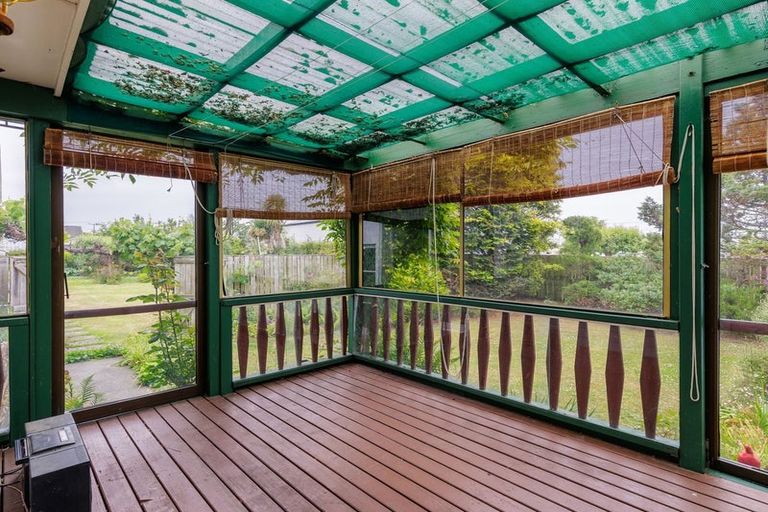 Photo of property in 6 Holmes Street, Waimate, 7924