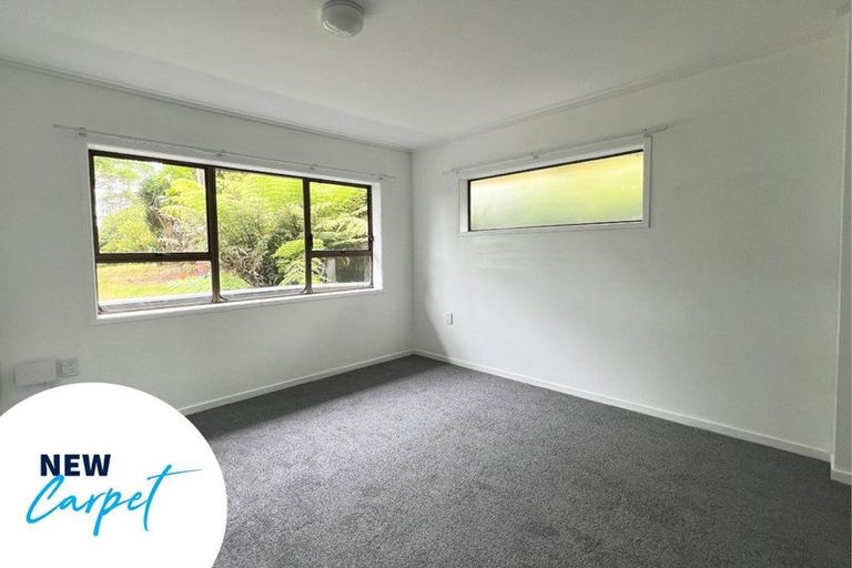 Photo of property in 1070 Scenic Drive North, Swanson, Auckland, 0816
