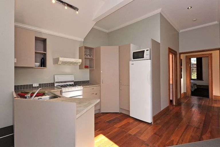 Photo of property in 39 Edinburgh Terrace, Berhampore, Wellington, 6023
