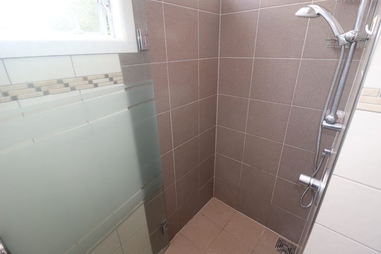 Photo of property in 81 Sturges Road, Henderson, Auckland, 0612