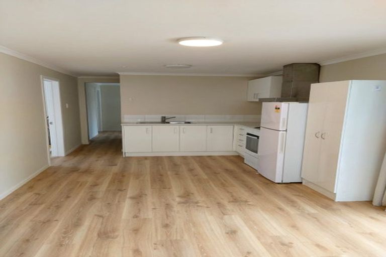 Photo of property in 23 Downing Street, Glenfield, Auckland, 0629