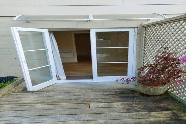 Photo of property in 23 Downing Street, Glenfield, Auckland, 0629