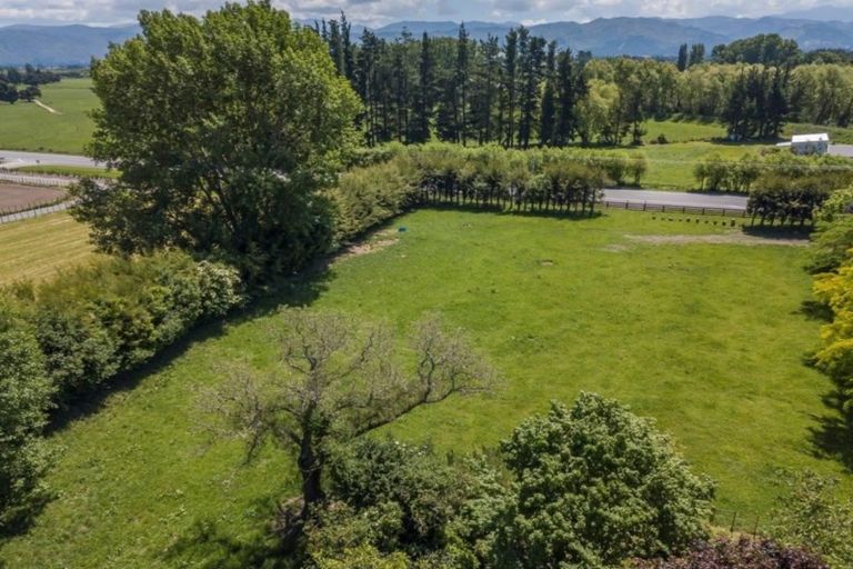 Photo of property in 2566 State Highway 2, Ahikouka, Greytown, 5794