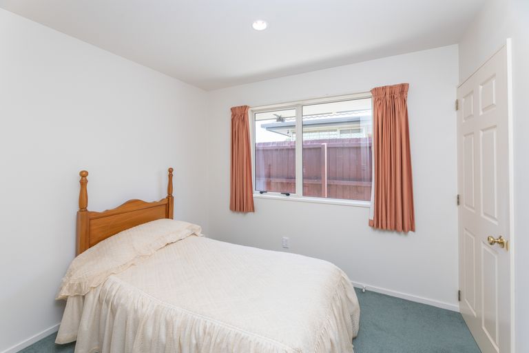 Photo of property in 3 Farquhars Road, Redwood, Christchurch, 8051