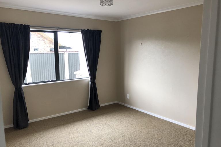 Photo of property in 115 Schnell Drive, Kelvin Grove, Palmerston North, 4414