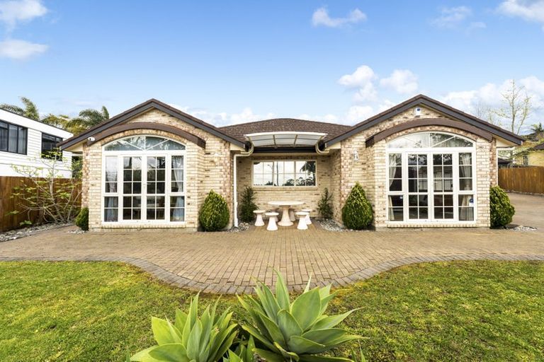 Photo of property in 14 Pittville Place, Henderson, Auckland, 0612