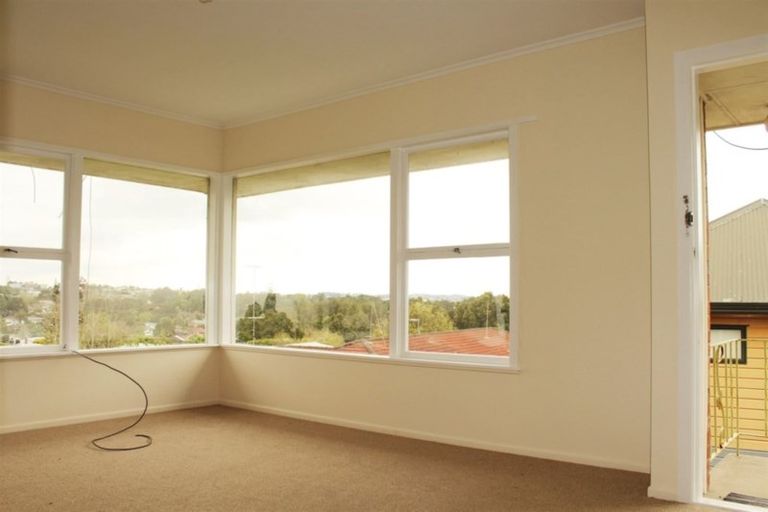 Photo of property in 61 Ocean View Road, Hillcrest, Auckland, 0627