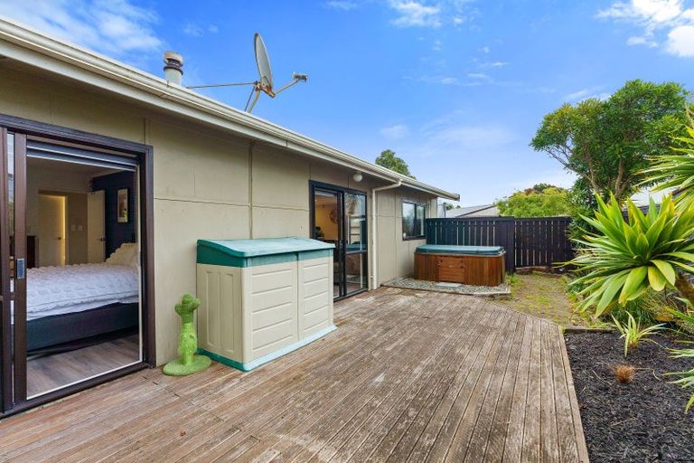 Photo of property in 24 Norfolk Crescent, Otaki Beach, Otaki, 5512