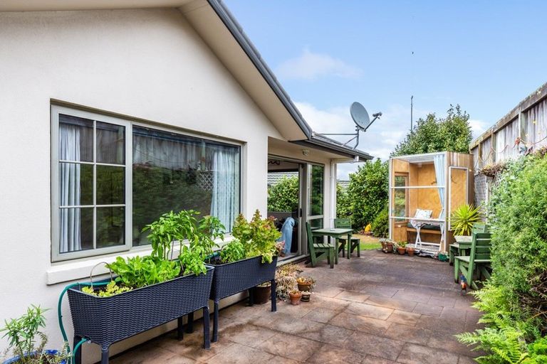 Photo of property in 22 Lakeridge Close, Rangatira Park, Taupo, 3330