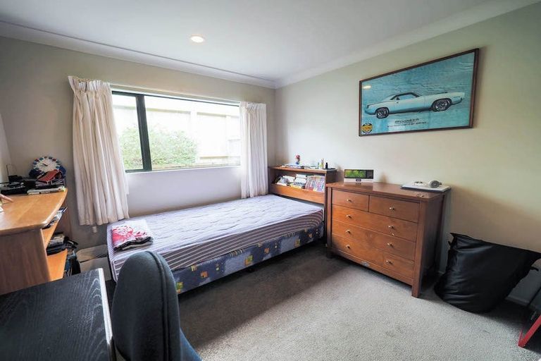 Photo of property in 33 Staithes Drive North, Whitby, Porirua, 5024