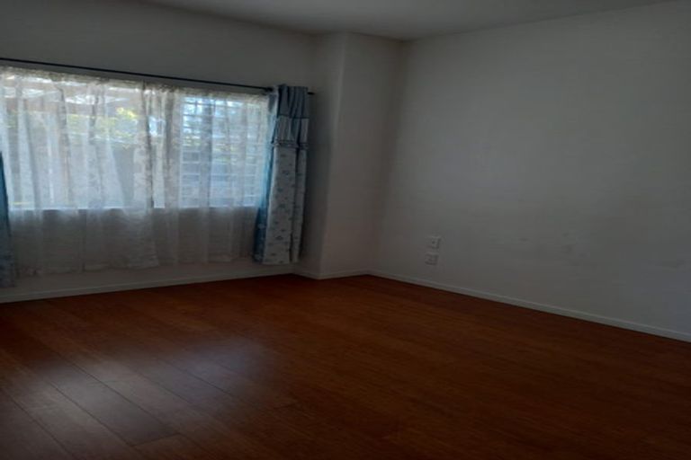 Photo of property in 11 Holden Place, Manukau, Auckland, 2025