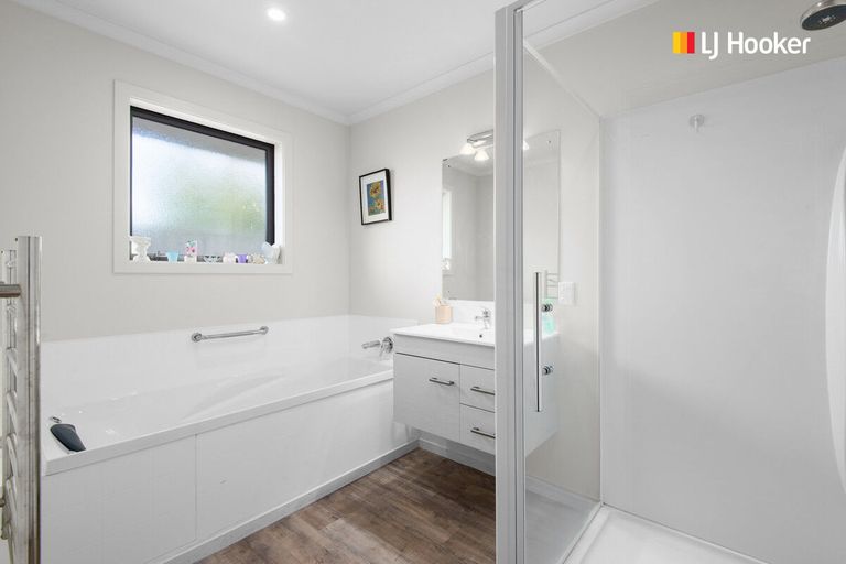 Photo of property in 12 Centre Street, Mosgiel, 9024