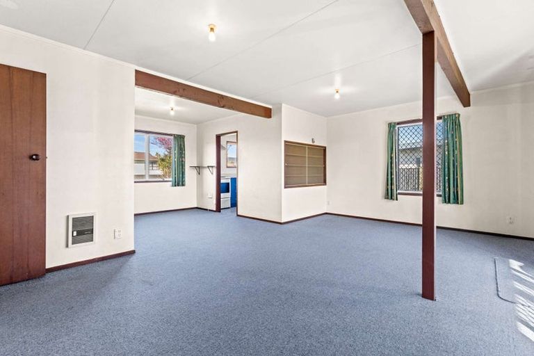 Photo of property in 3 Sequoia Crescent, Owhata, Rotorua, 3010