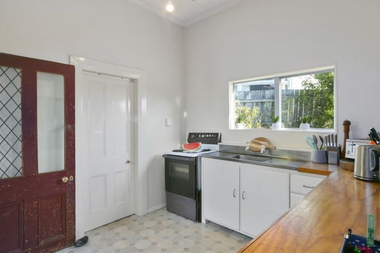 Photo of property in 58 Walter Street, The Glen, Dunedin, 9011