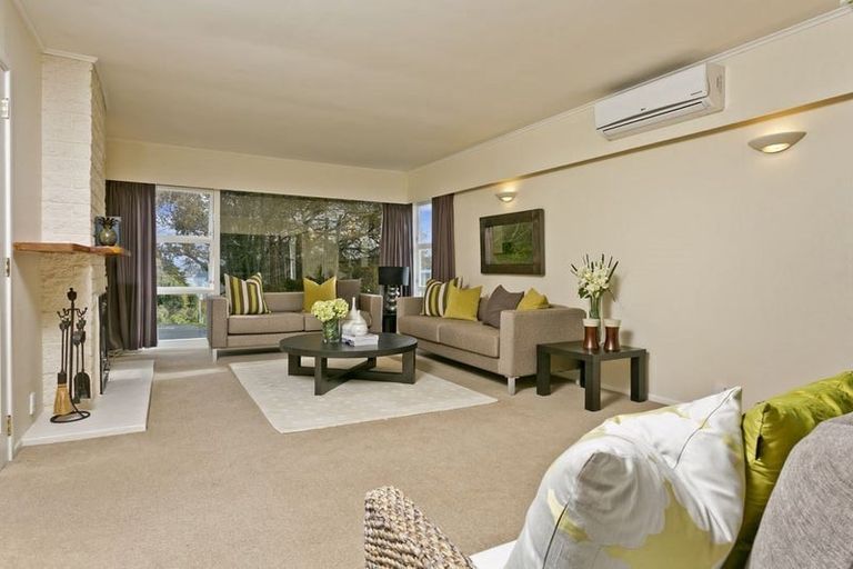 Photo of property in 1 Lynn Road, Bayview, Auckland, 0629