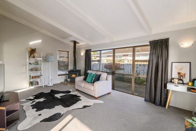 Photo of property in 20 Tawavale Street, Pukehangi, Rotorua, 3015