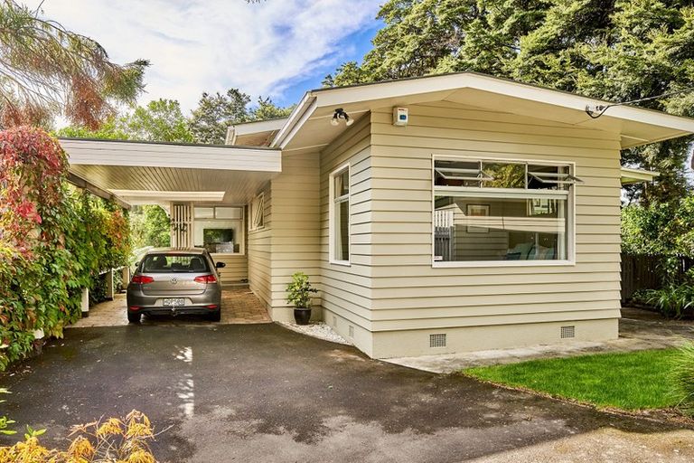 Photo of property in 41 Chatsworth Road, Silverstream, Upper Hutt, 5019