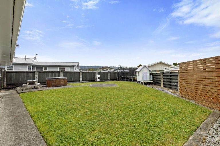 Photo of property in 15 Bonnie Glen Crescent, Ebdentown, Upper Hutt, 5018