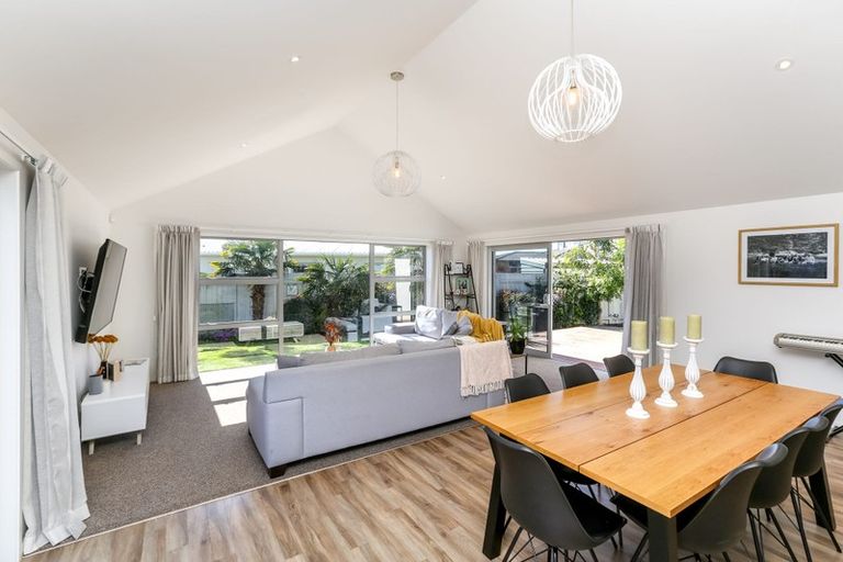 Photo of property in 2a Portland Drive, Highlands Park, New Plymouth, 4312