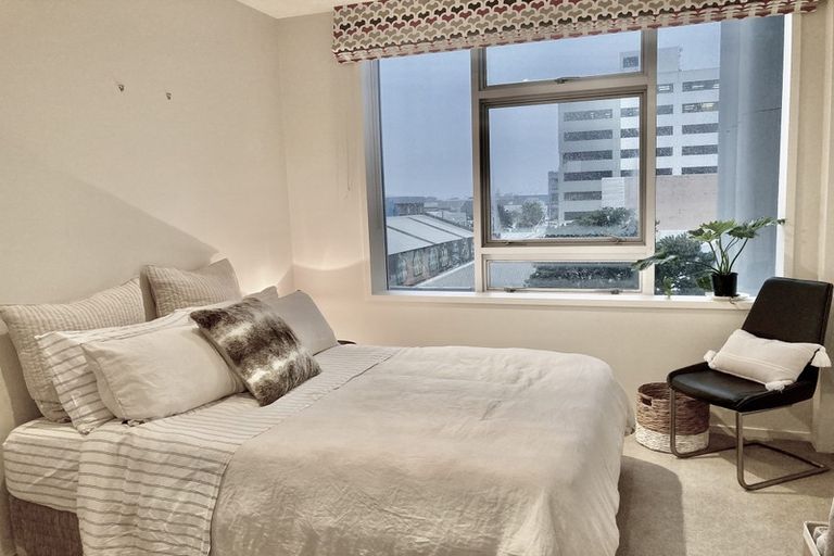 Photo of property in 22 Liardet Apartments, 22 Liardet Street, New Plymouth, 4310