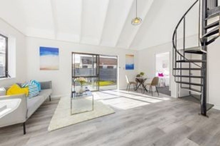 Photo of property in 2/72 Weymouth Road, Manurewa, Auckland, 2102