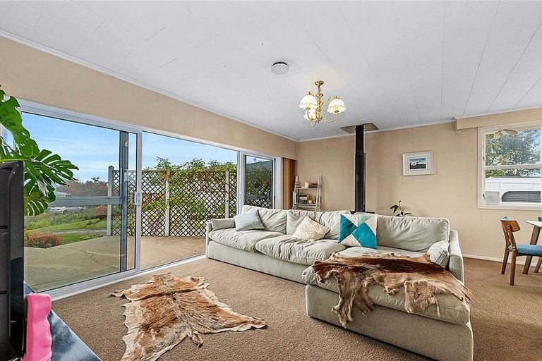 Photo of property in 1 Ngatuku Place, Tokoroa, 3420