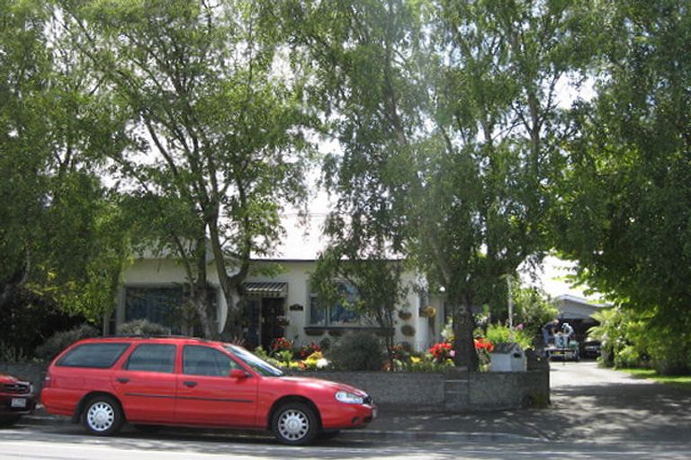 Photo of property in 161 Wainoni Road, Avondale, Christchurch, 8061