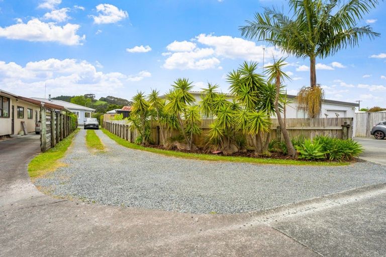 Photo of property in 979 Matakana Road, Matakana, Warkworth, 0985