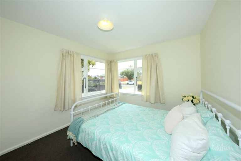 Photo of property in 96 Bickerton Street, Wainoni, Christchurch, 8061