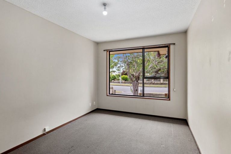 Photo of property in 2/77 Glenmore Avenue, Casebrook, Christchurch, 8051