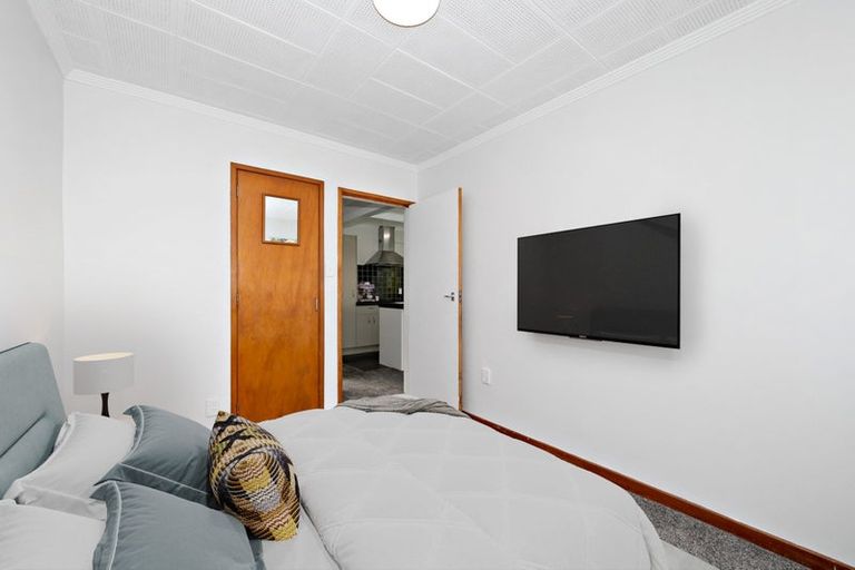 Photo of property in Westgate Flats, 12/36 Queen Street, Mount Victoria, Wellington, 6011
