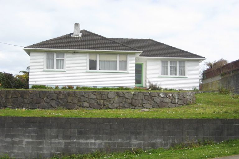 Photo of property in 16 Pembroke Street, Westown, New Plymouth, 4310