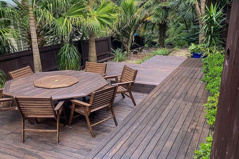 Photo of property in 19 Moore Street, Hillcrest, Auckland, 0627