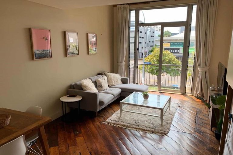 Photo of property in 1b/6 Kingdon Street, Newmarket, Auckland, 1023
