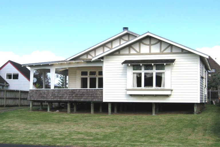 Photo of property in 6 Fathom Place, Te Atatu Peninsula, Auckland, 0610