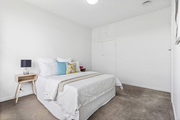 Photo of property in 1/236 Rangatira Road, Beach Haven, Auckland, 0626