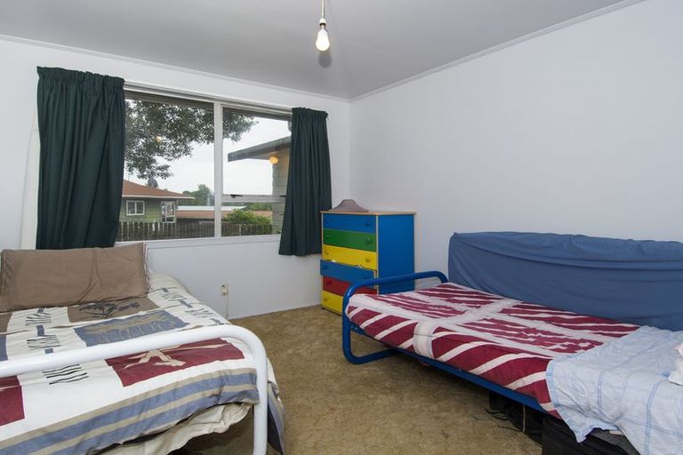 Photo of property in 2 Dingadee Street, Welcome Bay, Tauranga, 3112