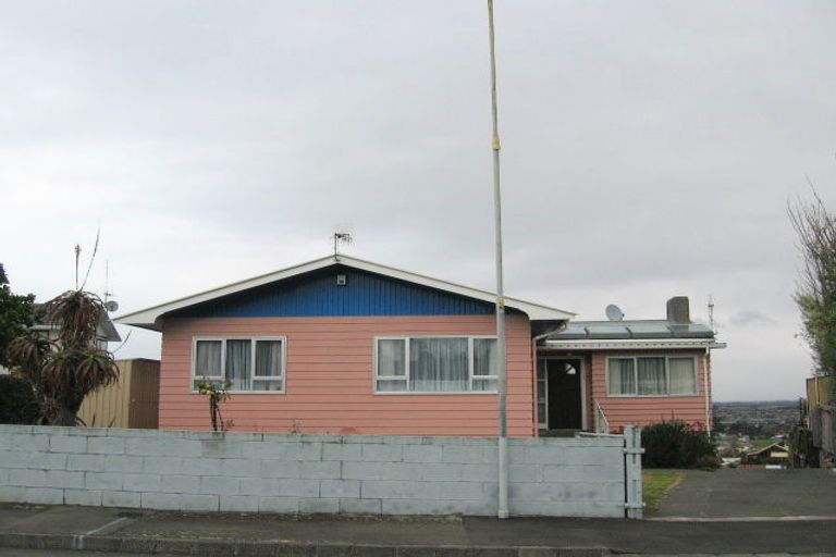 Photo of property in 11 Enfield Road, Hospital Hill, Napier, 4110