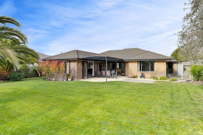 Photo of property in 18 Sandalwood Place, Waimairi Beach, Christchurch, 8083