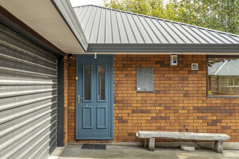 Photo of property in 2/37 Jennifer Street, Bryndwr, Christchurch, 8053