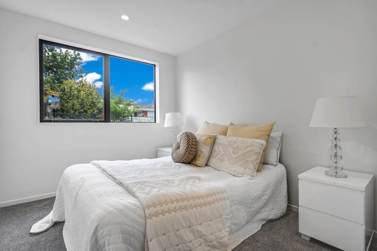 Photo of property in 21 Korokio Lane, Henderson, Auckland, 0612
