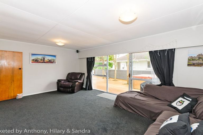 Photo of property in 40 Crewe Crescent, Hokowhitu, Palmerston North, 4410