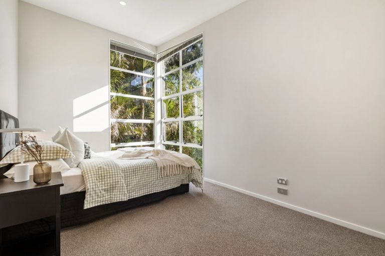 Photo of property in 6 Zion Road, Birkenhead, Auckland, 0626