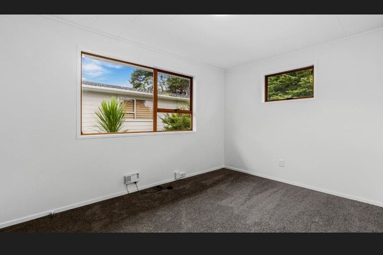 Photo of property in 29 Lavery Place, Sunnynook, Auckland, 0632