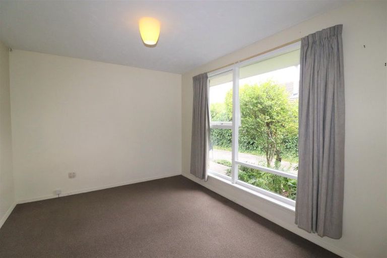 Photo of property in 4 Leeman Place, Redwood, Christchurch, 8051