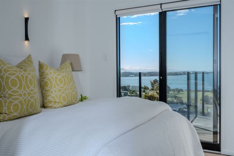 Photo of property in 29 Soleares Avenue, Mount Pleasant, Christchurch, 8081