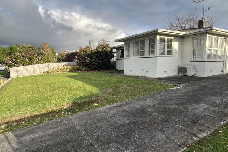 Photo of property in 43 Nottingham Avenue, Awapuni, Palmerston North, 4412